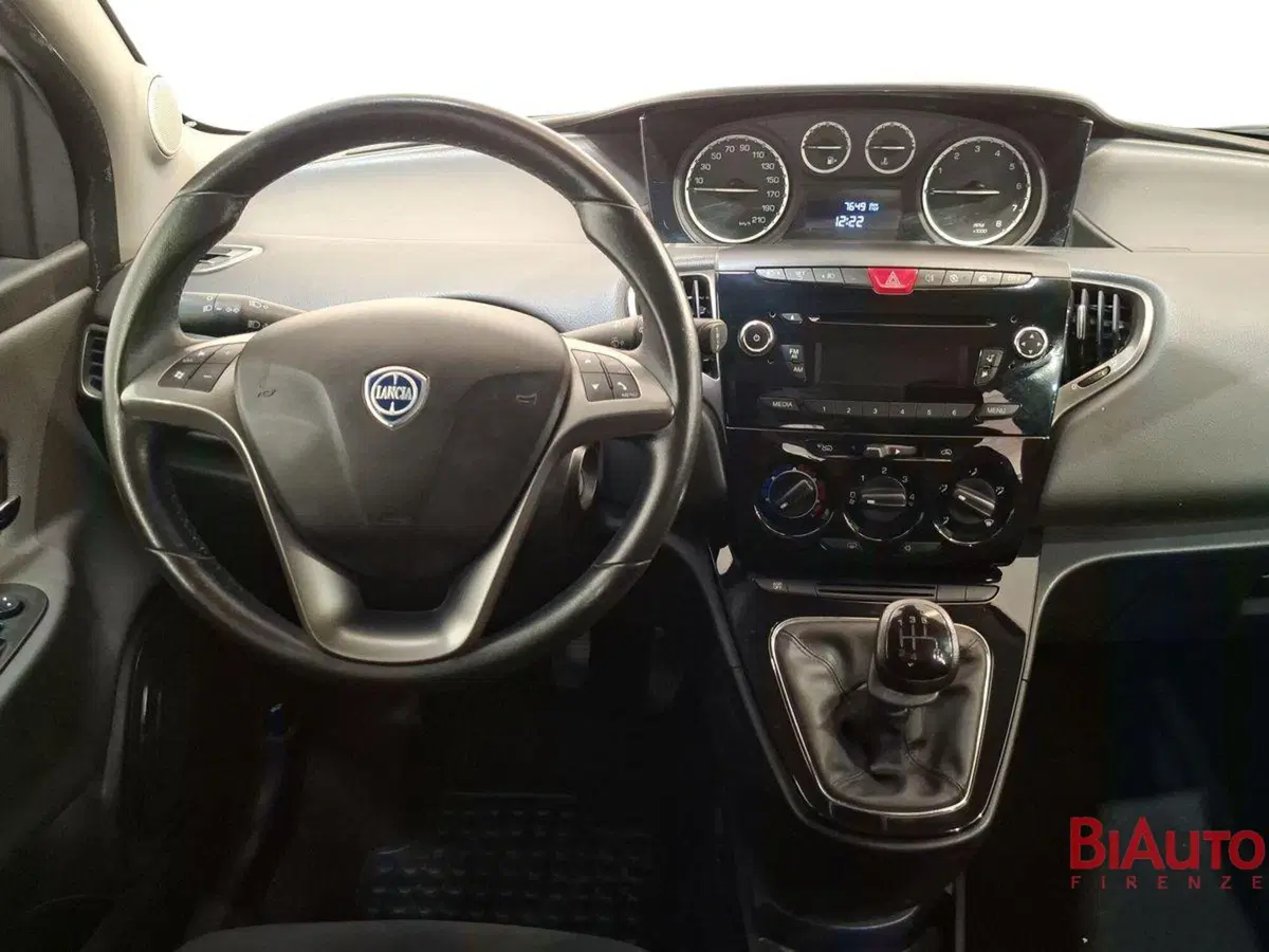Lancia Ypsilon usata a Firenze (7)