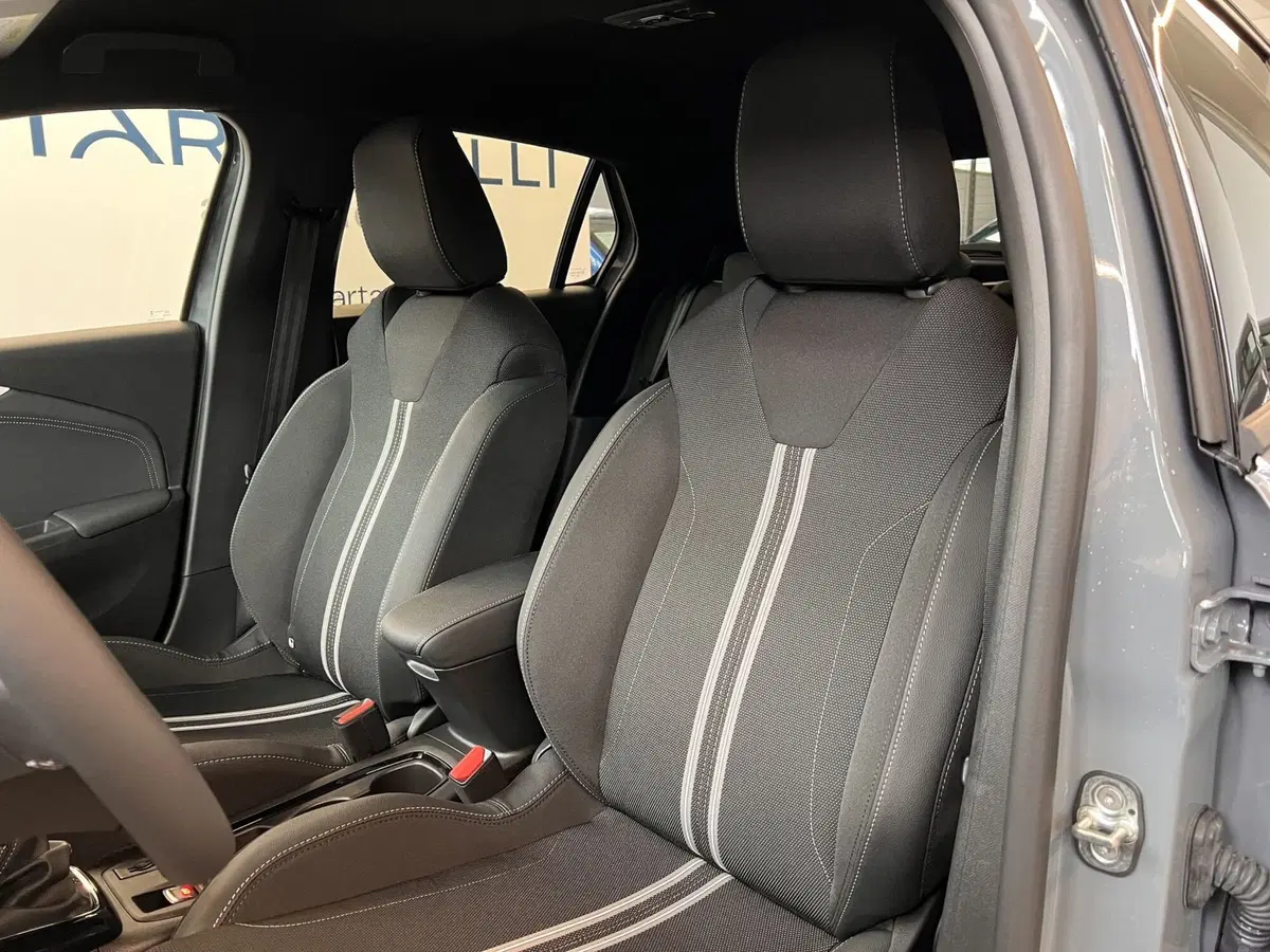 Opel Corsa nuova a Bari (14)