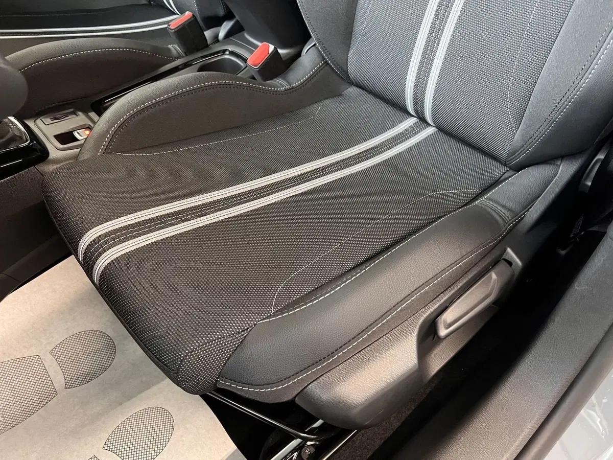 Opel Corsa nuova a Bari (15)