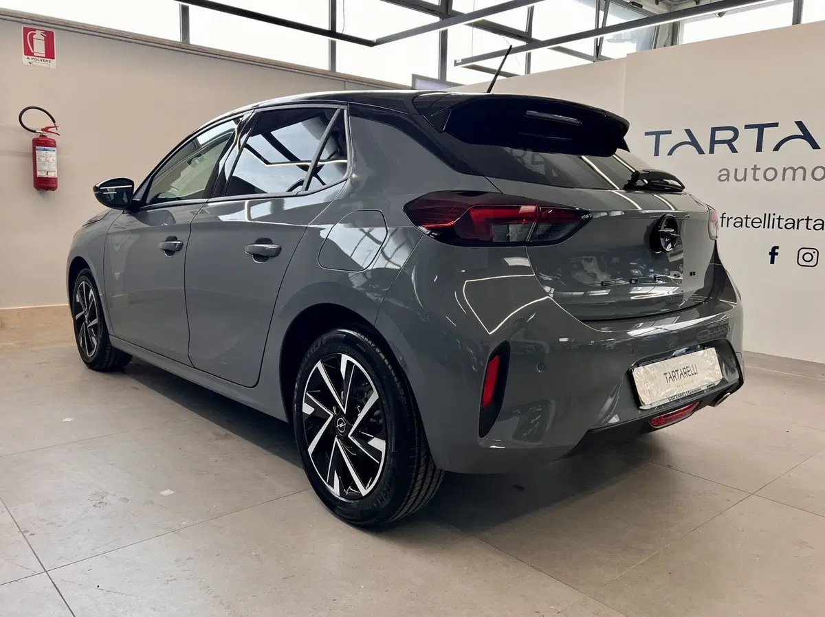 Opel Corsa nuova a Bari (5)