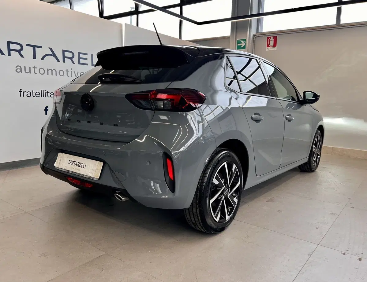 Opel Corsa nuova a Bari (7)