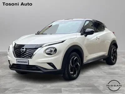 Nissan Juke 1.6 hev N-Connecta del 2023 usata a Arezzo