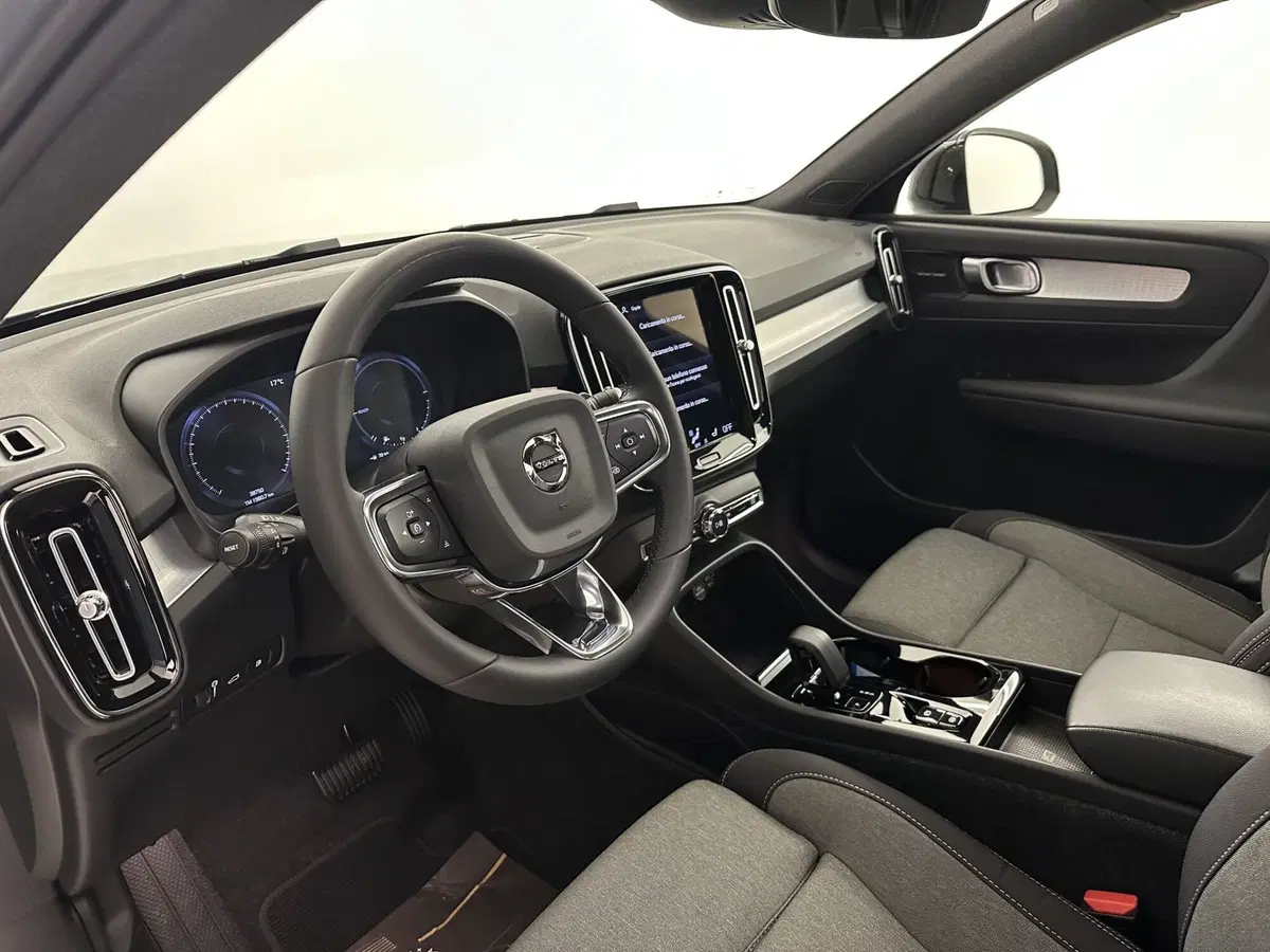 Volvo XC40 usata a Bergamo (13)