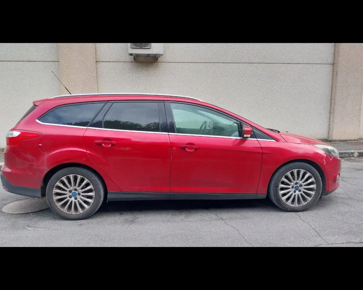 Ford Focus Station Wagon usata a Forlì-Cesena (4)