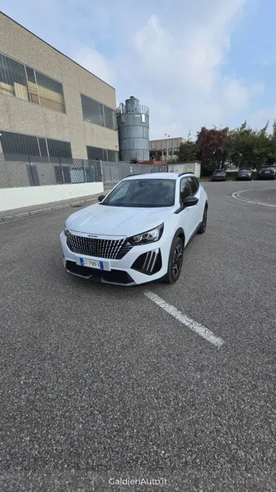 Peugeot 2008 BlueHDi 130 S&S EAT8 Allure Pack del 2024 usata a Atripalda