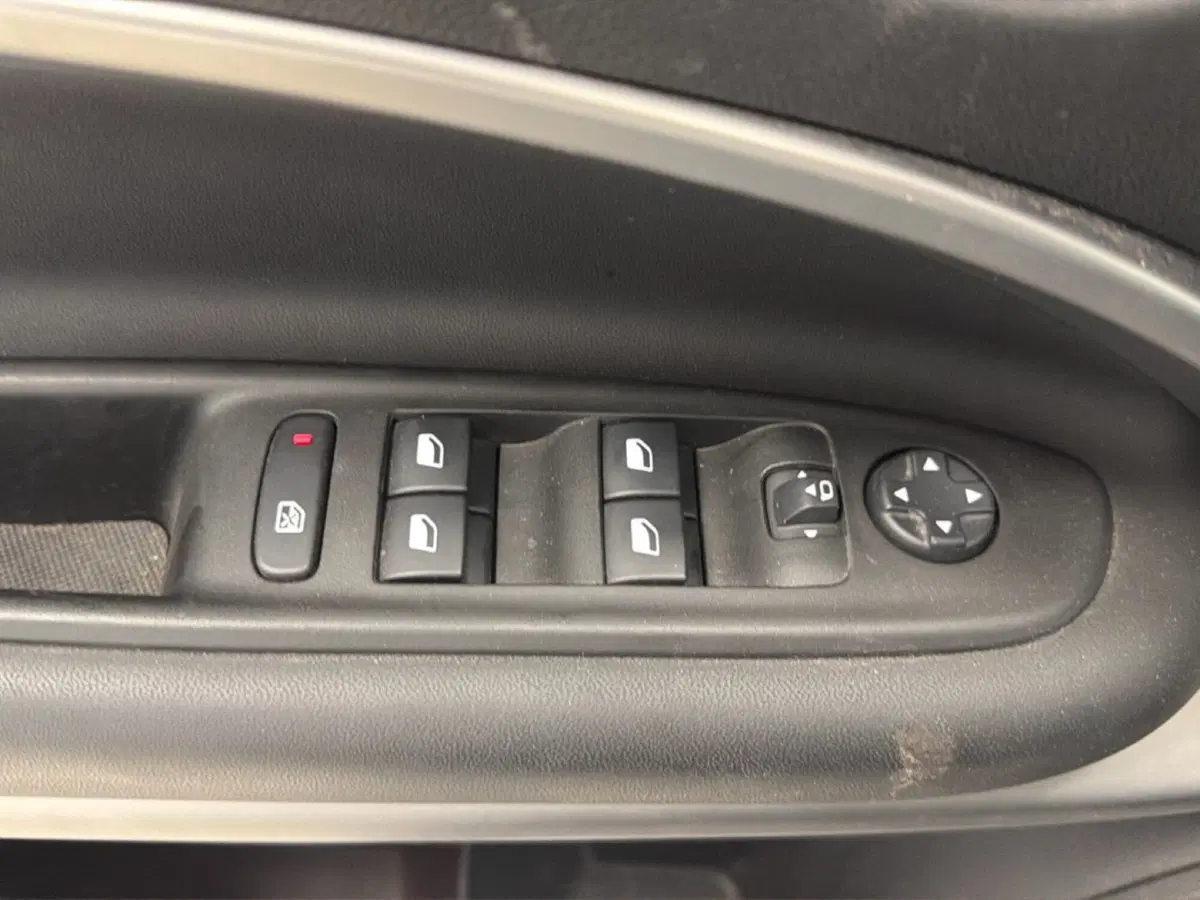 Jeep Avenger usata a Palermo (8)