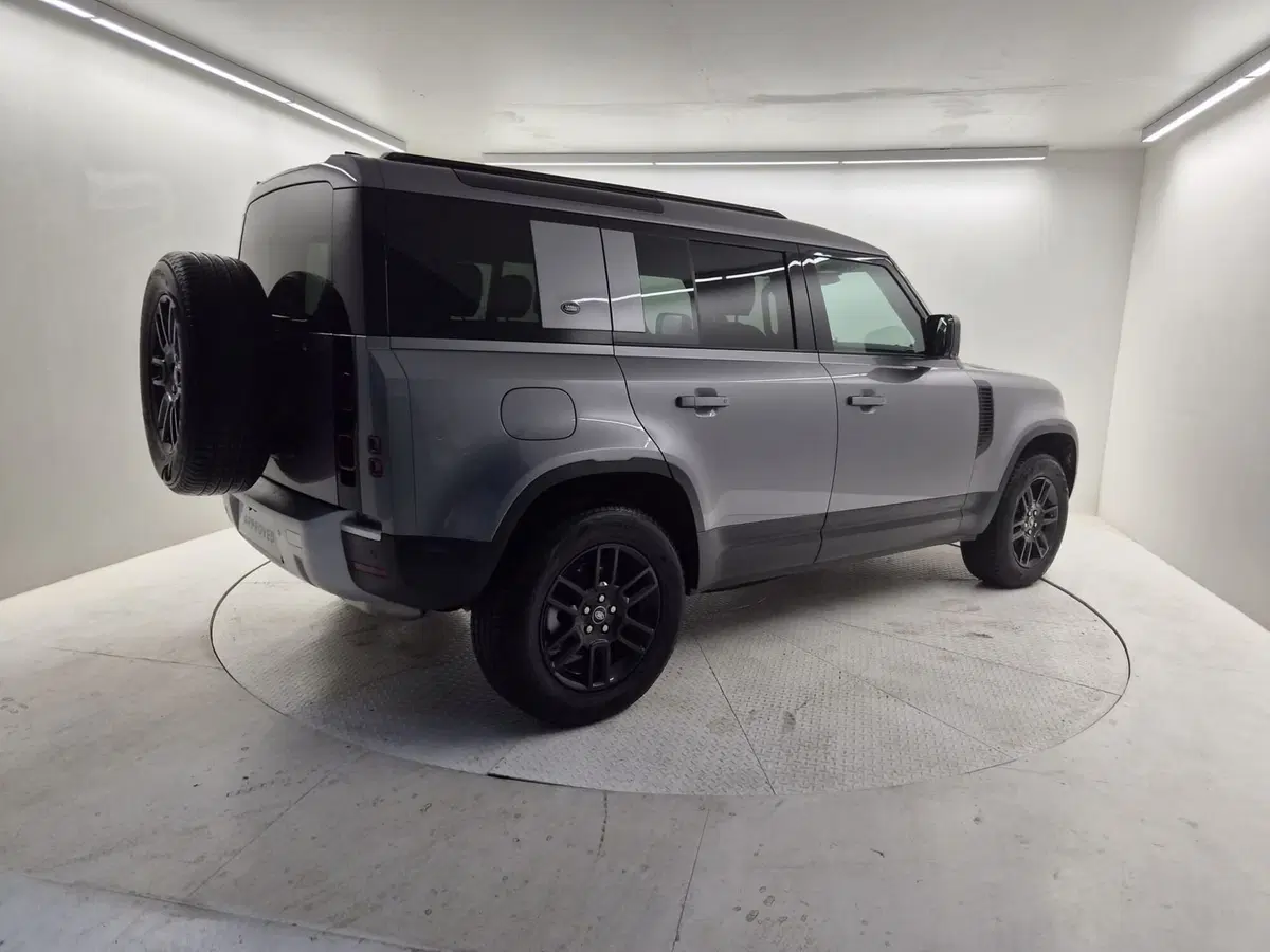 Land Rover Defender usata a Bergamo (2)