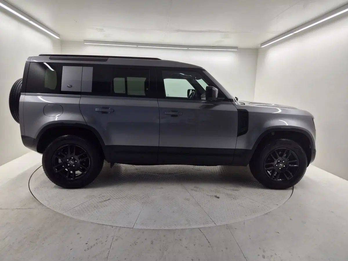 Land Rover Defender usata a Bergamo (6)