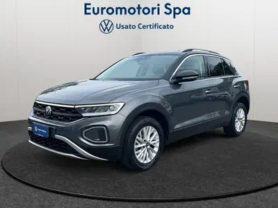 Volkswagen T-Roc 1.0 TSI Life del 2023 usata a Monteriggioni