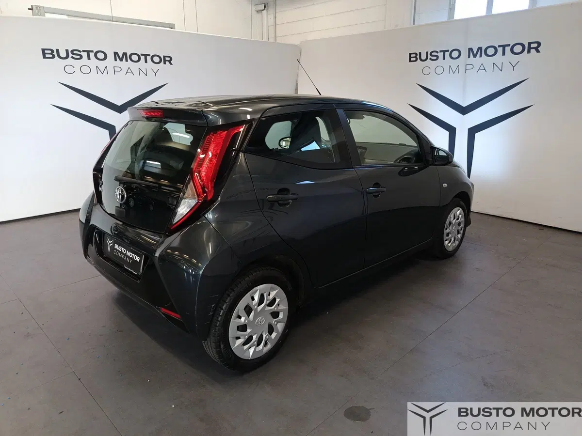 Toyota Aygo usata a Varese (4)
