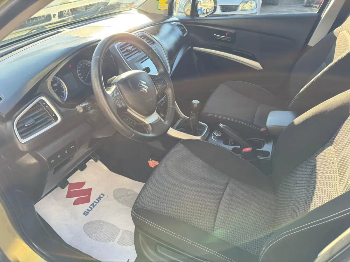 Suzuki S-Cross usata a Macerata (11)