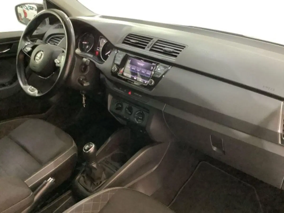Skoda Fabia usata a Catania (9)