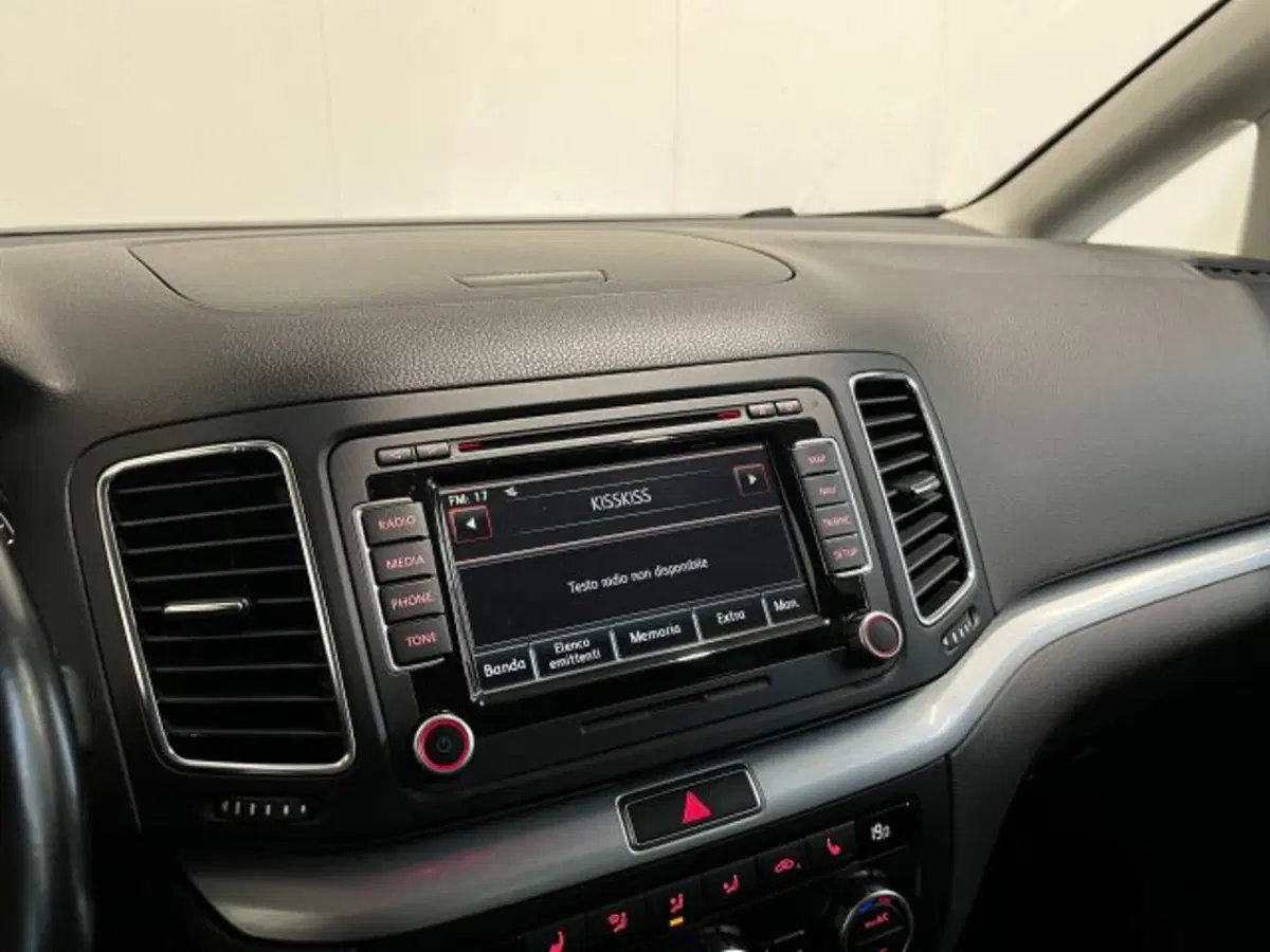 Volkswagen Sharan usata a Treviso (7)