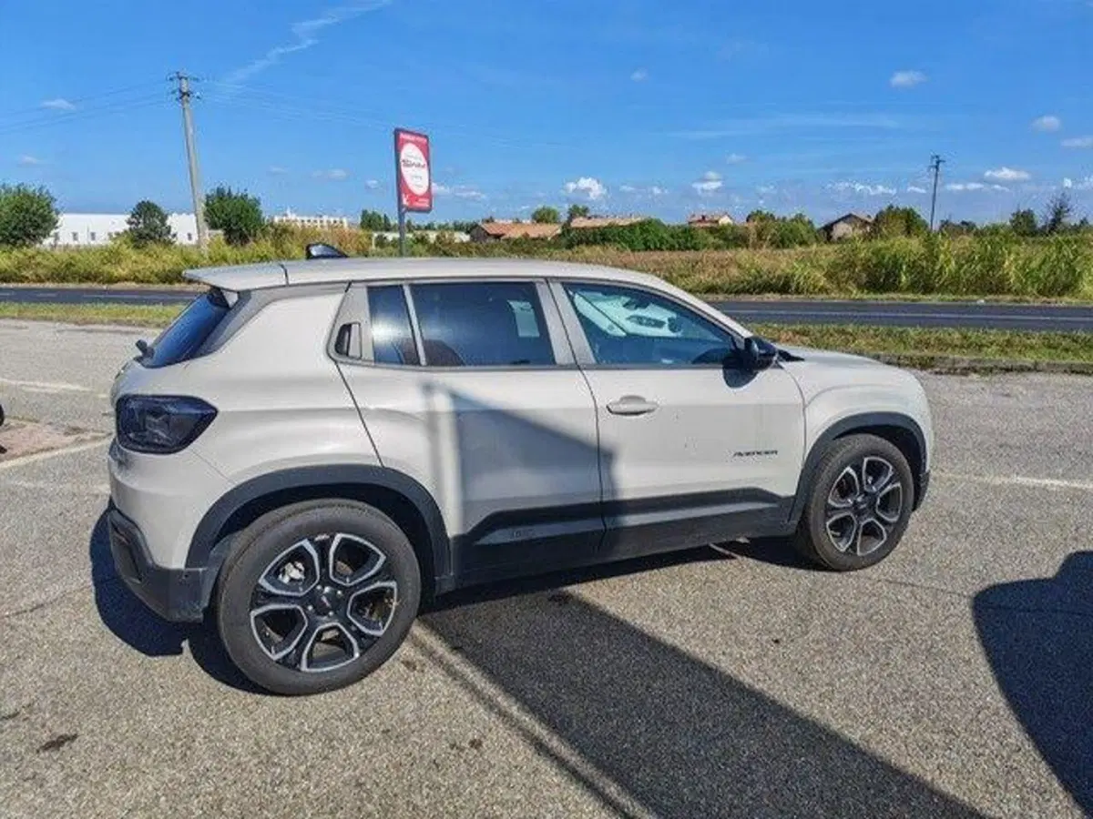Jeep Avenger usata a Milano (4)
