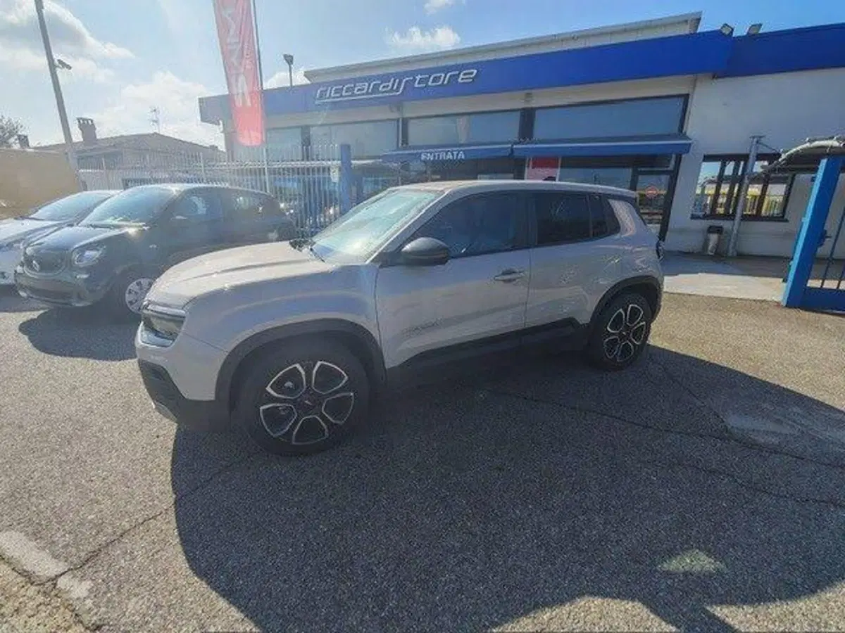 Jeep Avenger usata a Milano (8)