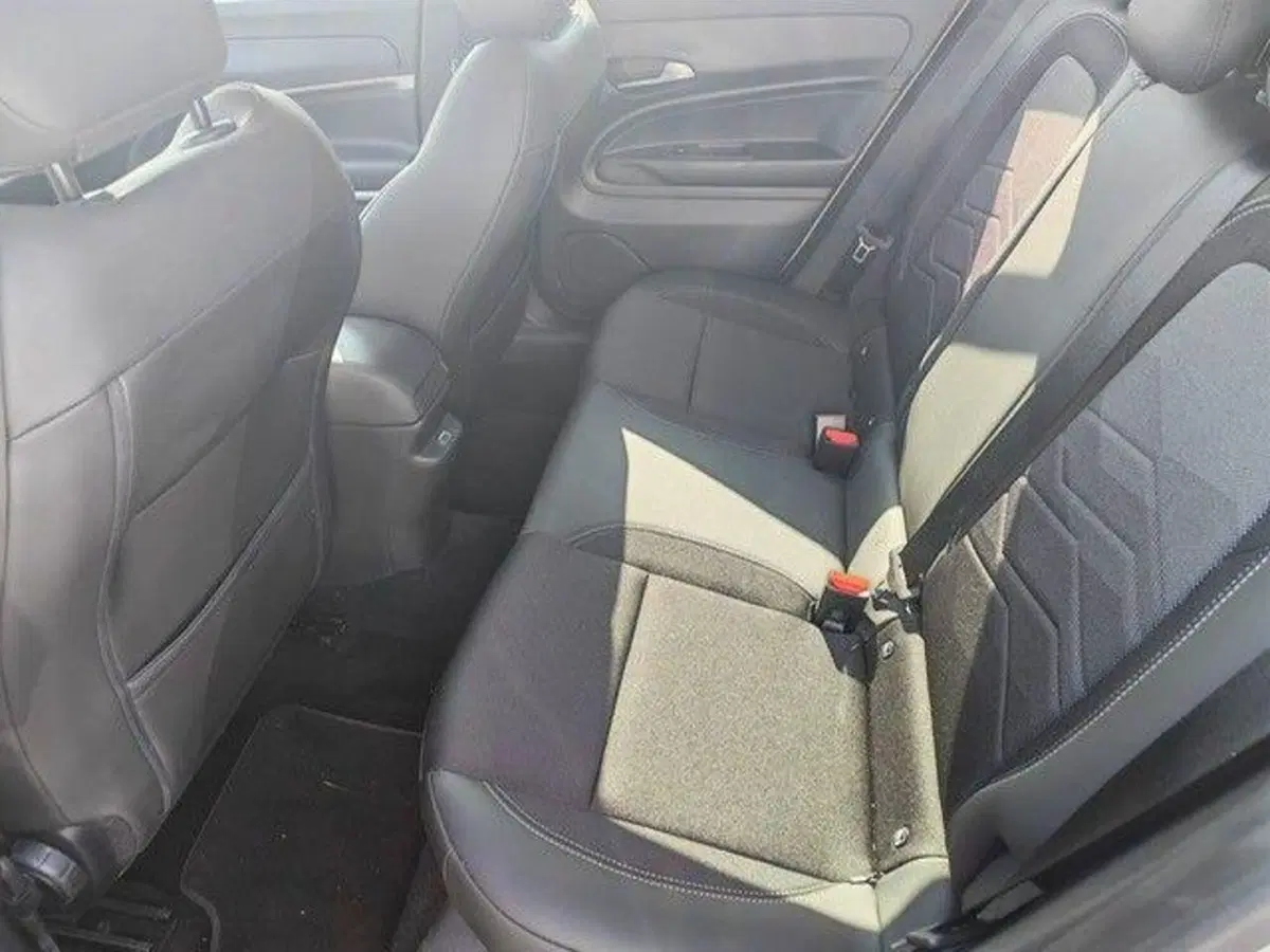 Jeep Avenger nuova a Milano (11)
