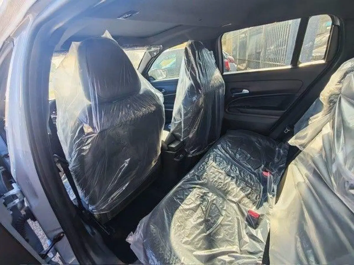 Jeep Avenger nuova a Milano (12)