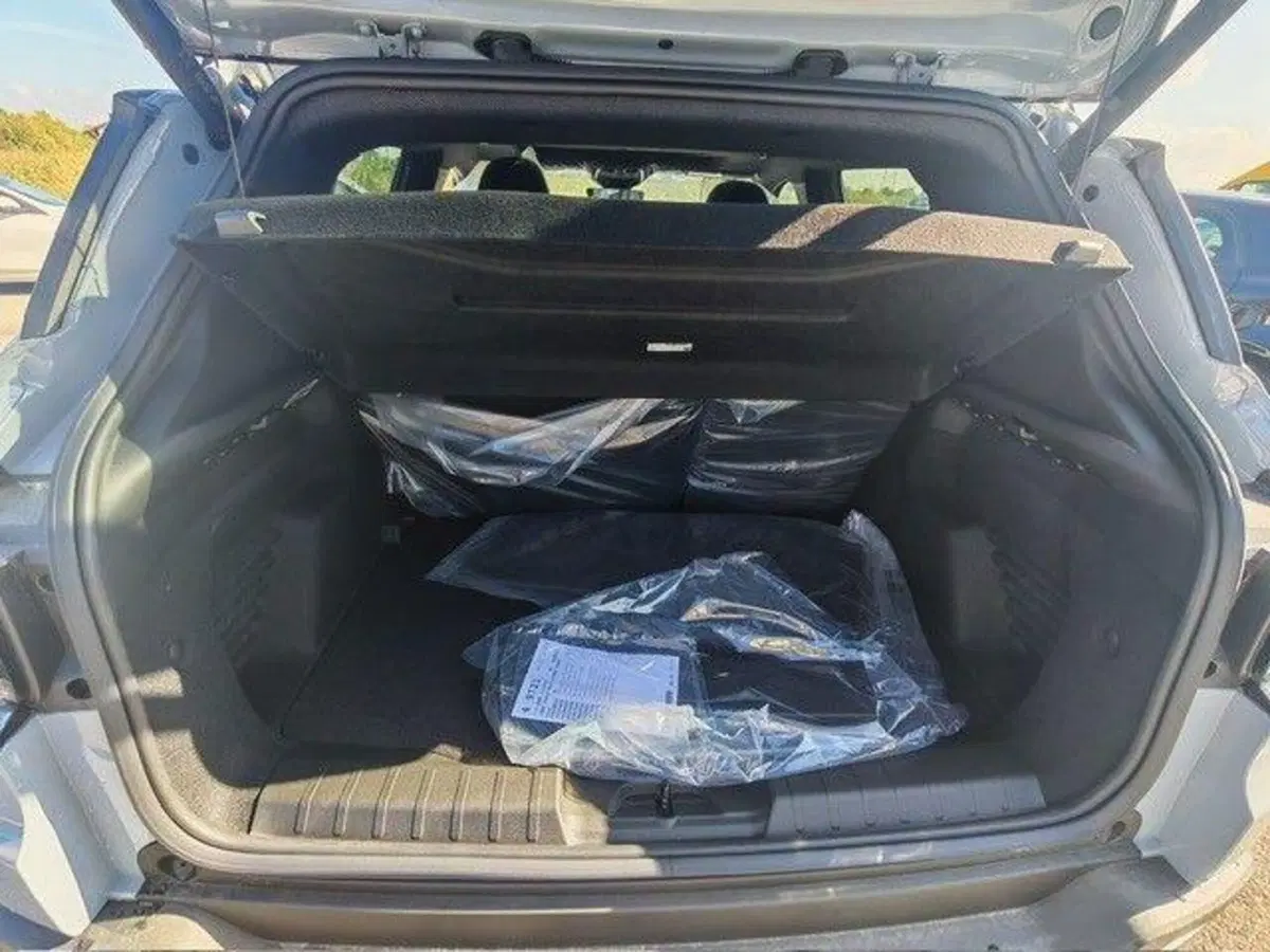 Jeep Avenger nuova a Milano (13)