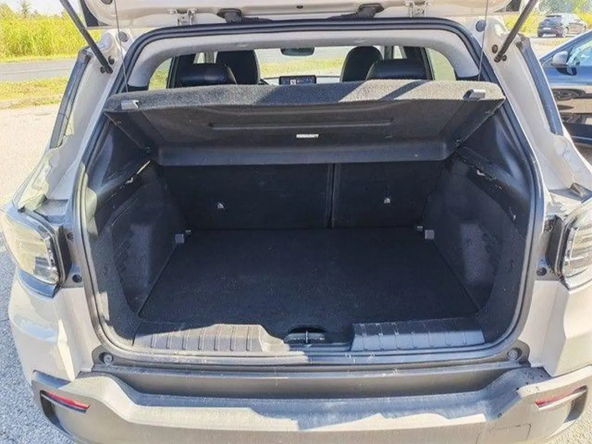Jeep Avenger nuova a Milano (9)