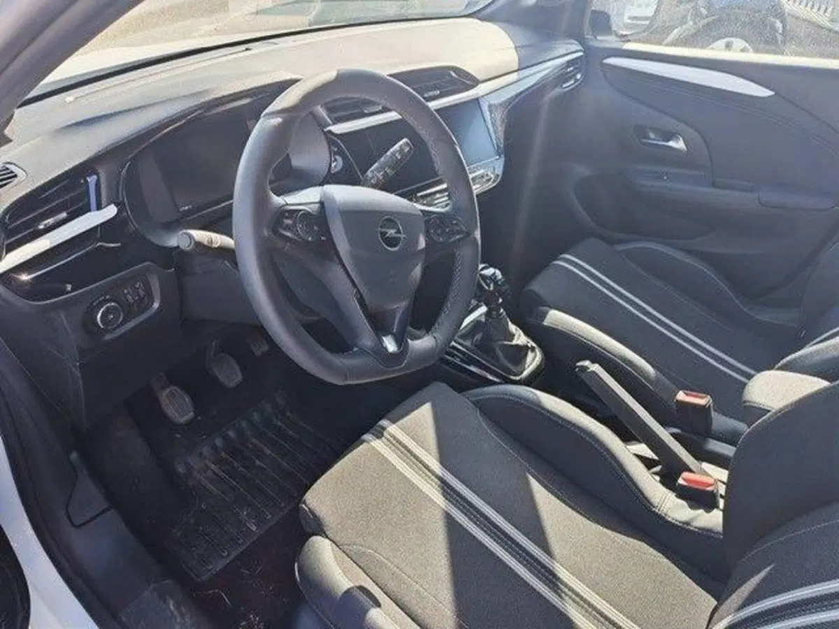 Opel Corsa usata a Milano (10)