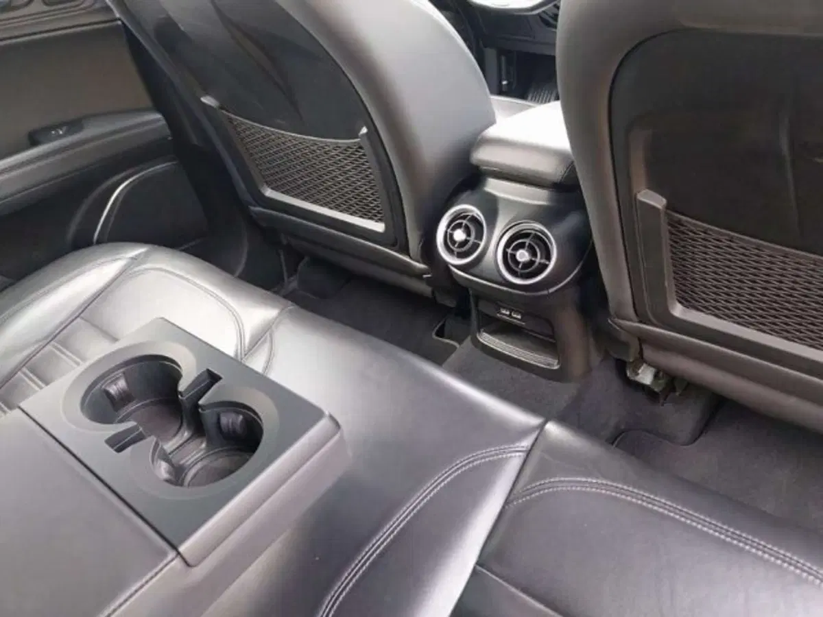 Alfa Romeo Stelvio usata a Firenze (15)