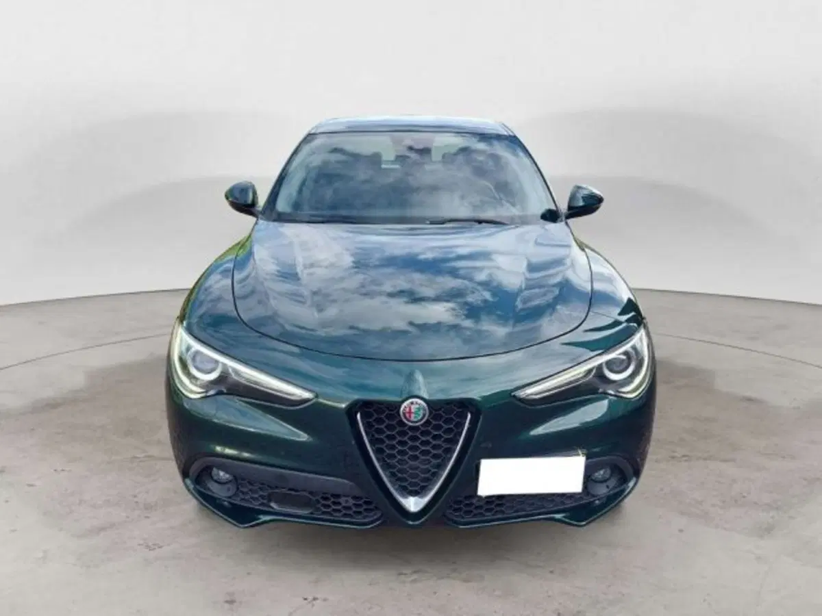 Alfa Romeo Stelvio usata a Firenze (2)