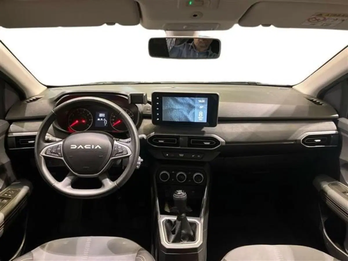 Dacia Jogger usata a Como (9)