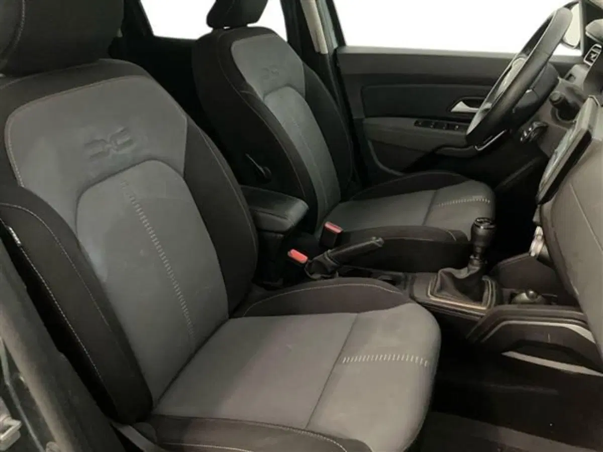 Dacia Duster usata a Como (11)