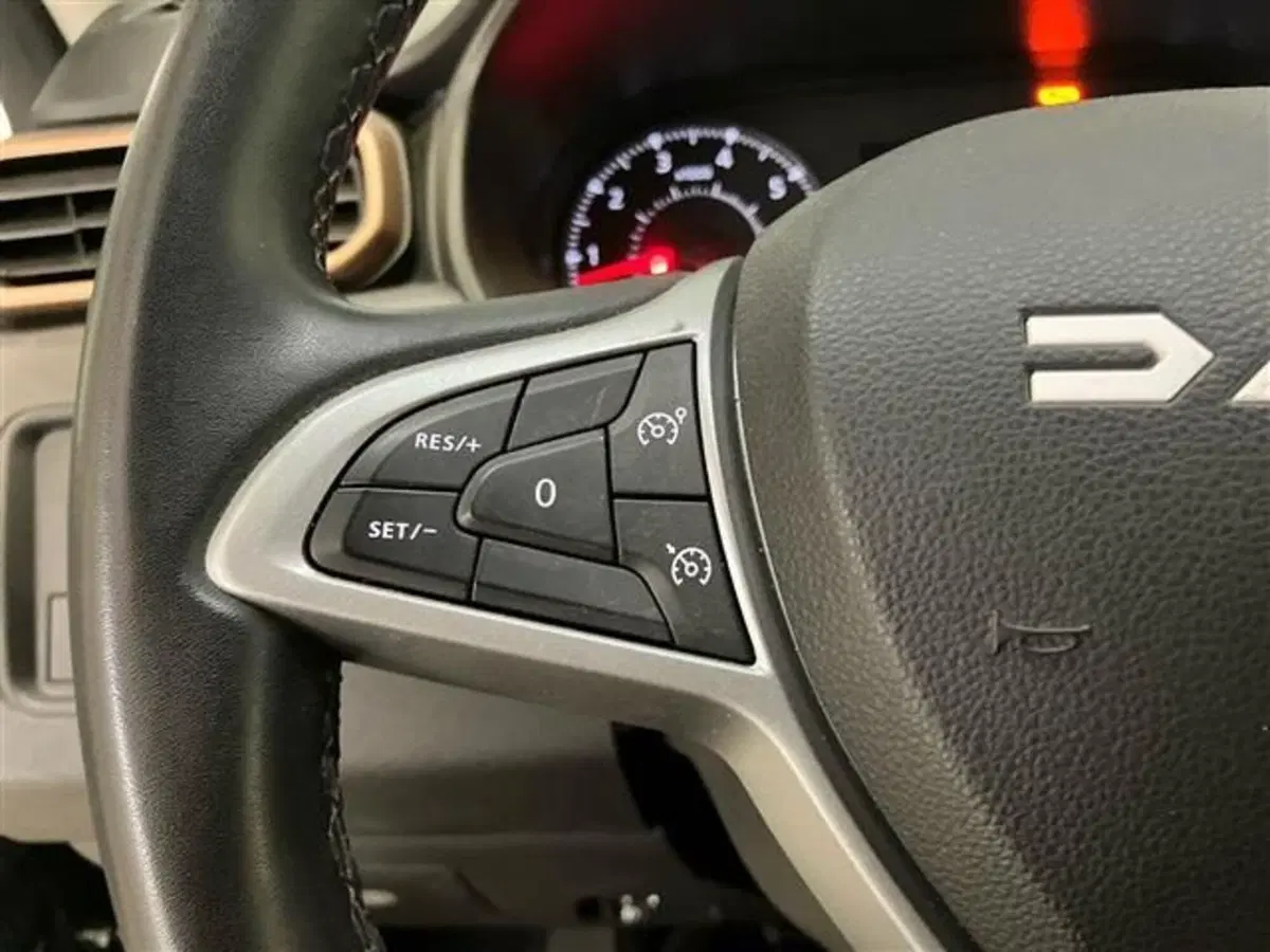 Dacia Duster usata a Como (17)