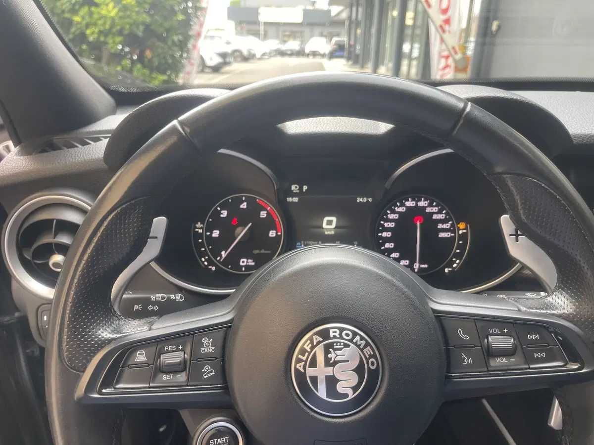 Alfa Romeo Stelvio usata a Bologna (10)