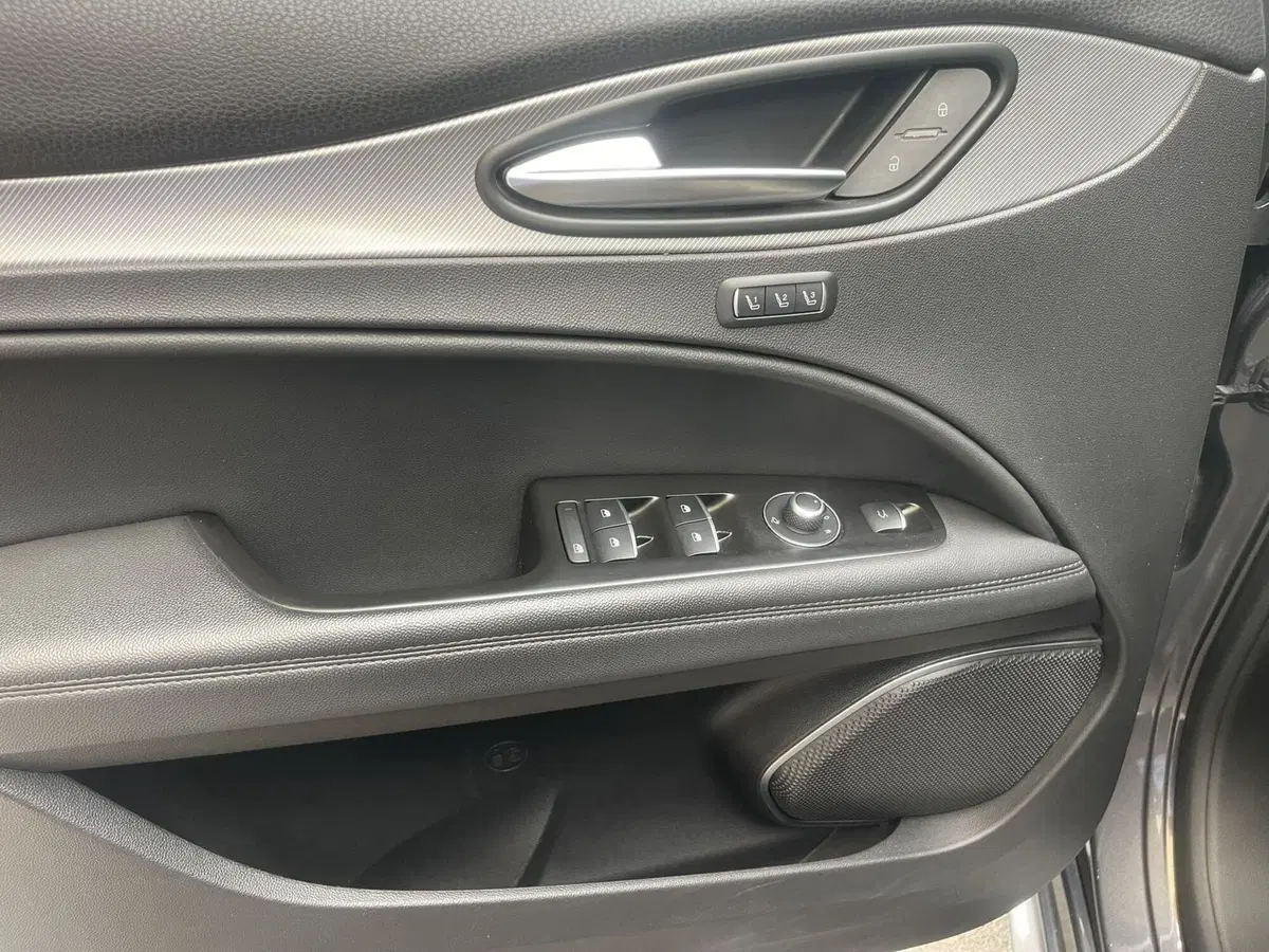 Alfa Romeo Stelvio usata a Bologna (16)
