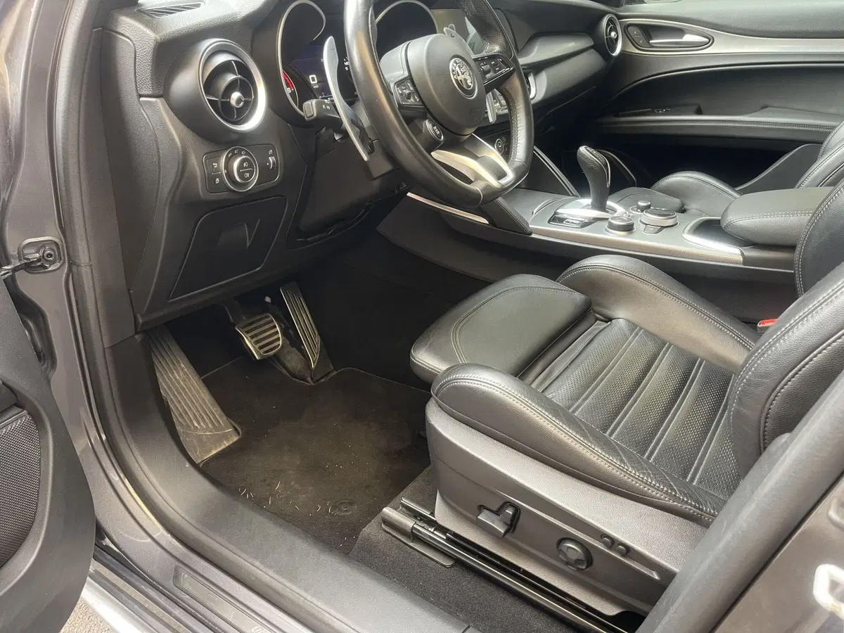 Alfa Romeo Stelvio usata a Bologna (17)