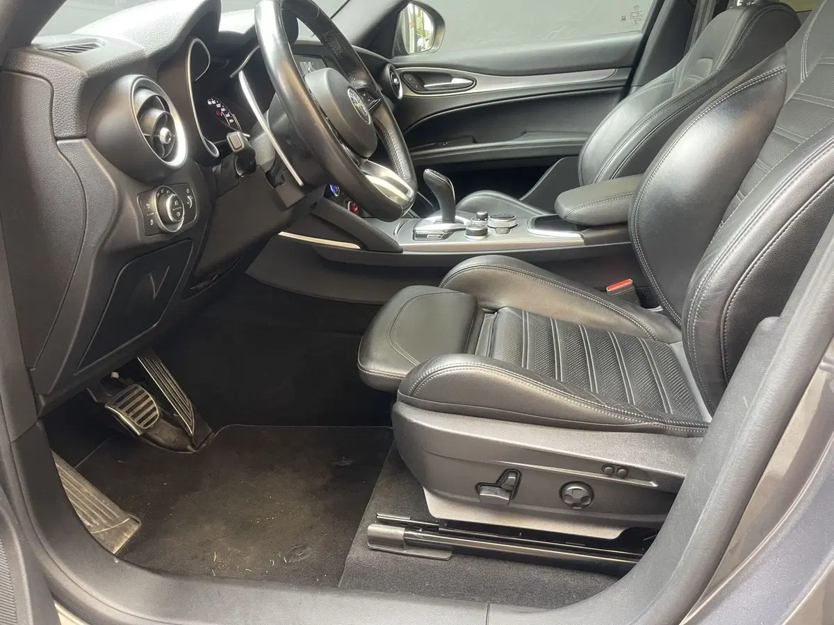 Alfa Romeo Stelvio usata a Bologna (19)