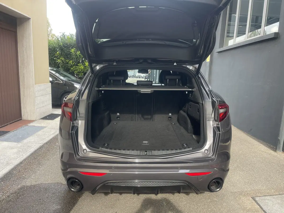Alfa Romeo Stelvio usata a Bologna (20)