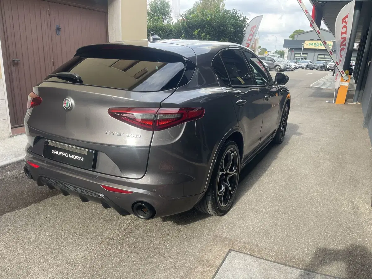 Alfa Romeo Stelvio usata a Bologna (5)