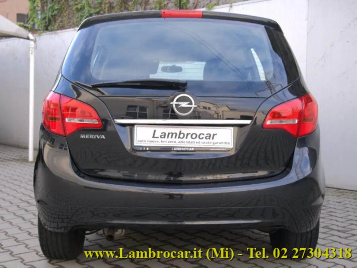 Opel Meriva usata a Milano (12)