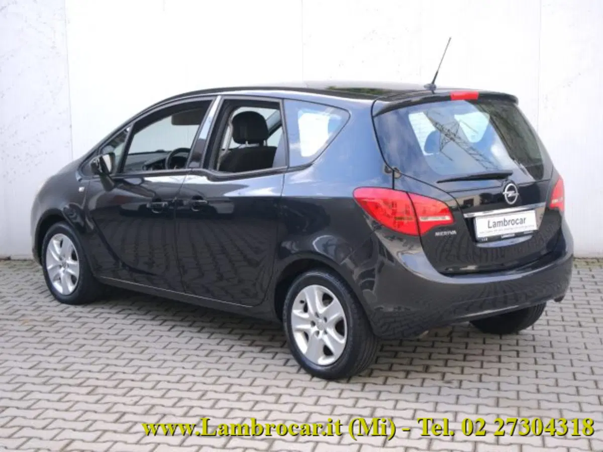 Opel Meriva usata a Milano (13)