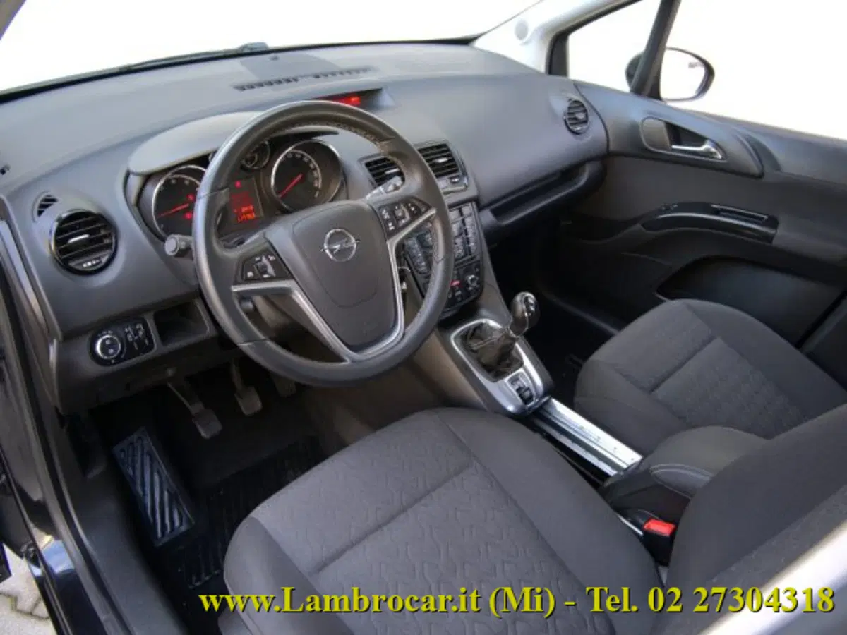 Opel Meriva usata a Milano (3)