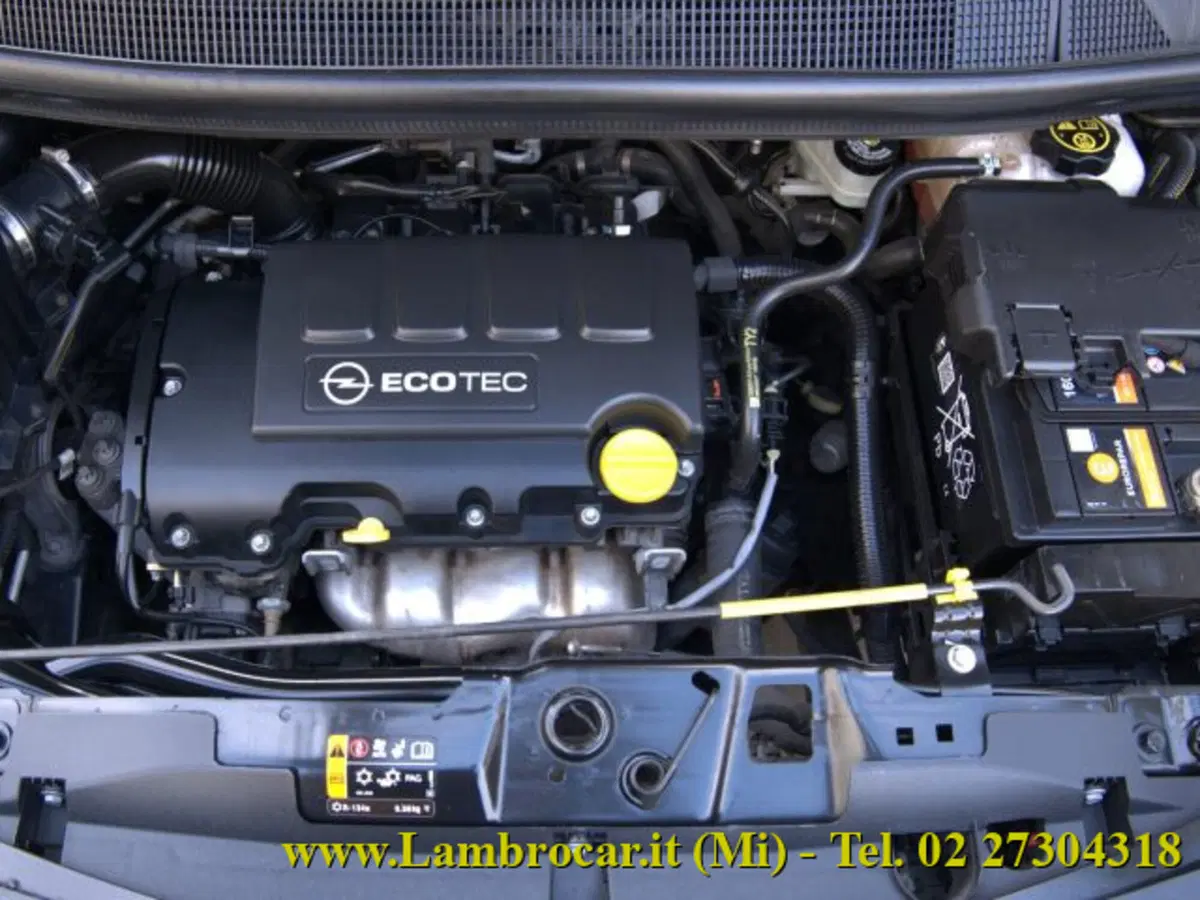 Opel Meriva usata a Milano (8)