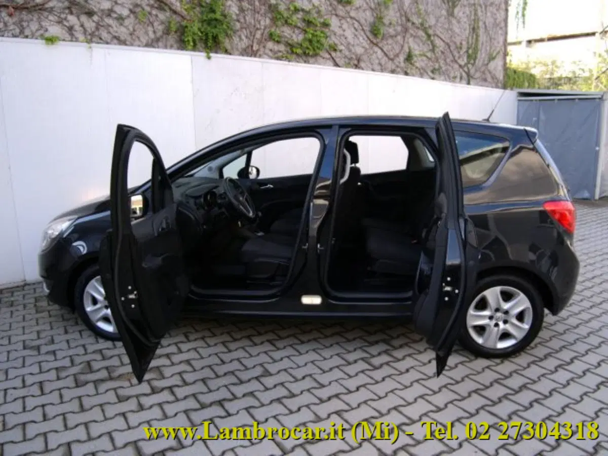Opel Meriva usata a Milano (9)