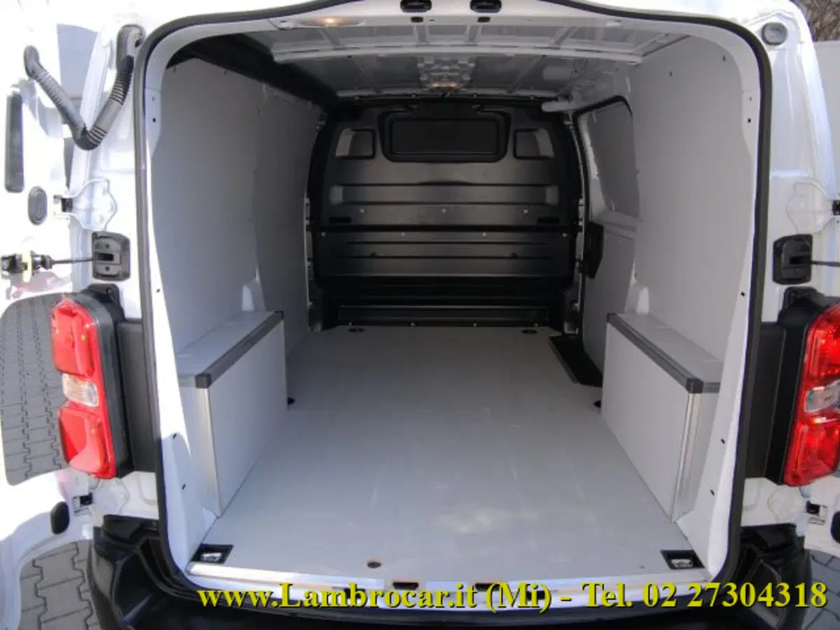 Opel Vivaro Furgone usata a Milano (10)