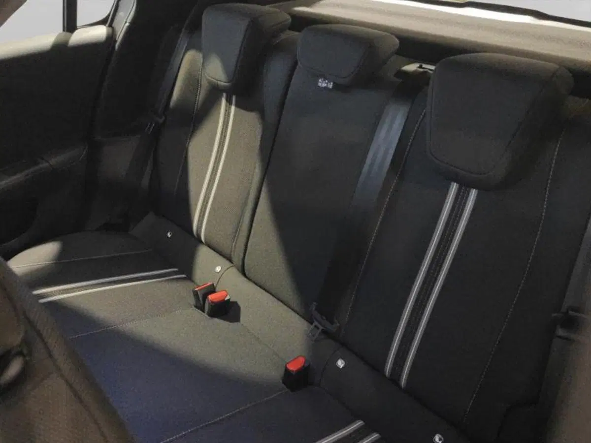 Opel Corsa usata a Genova (10)