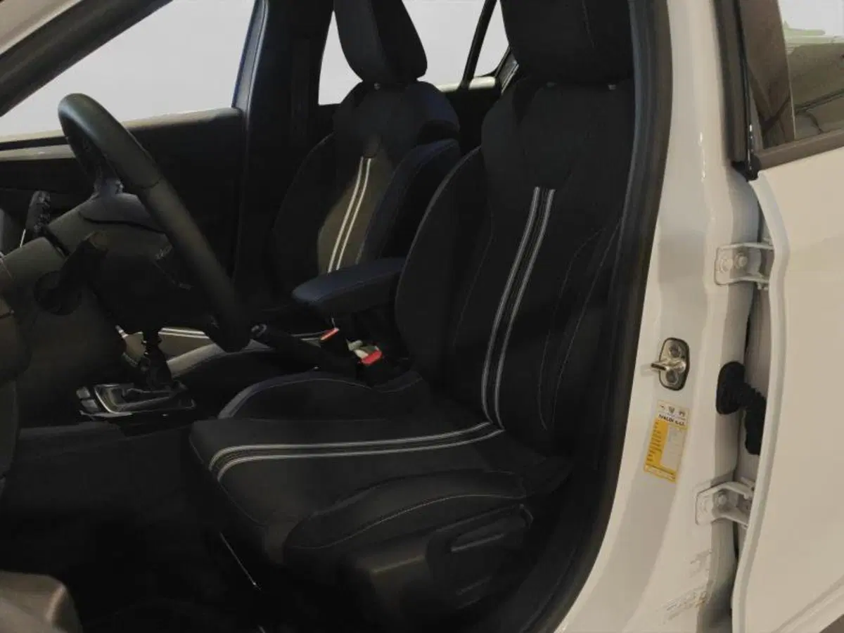 Opel Corsa usata a Genova (9)