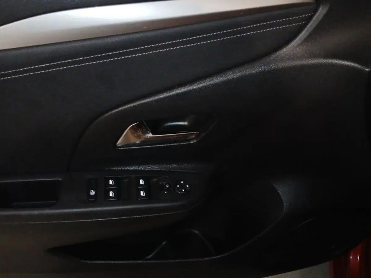 Opel Corsa usata a Genova (12)