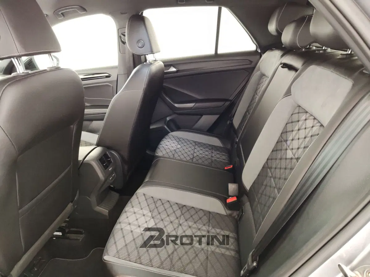Volkswagen T-Roc usata a Massa-Carrara (10)