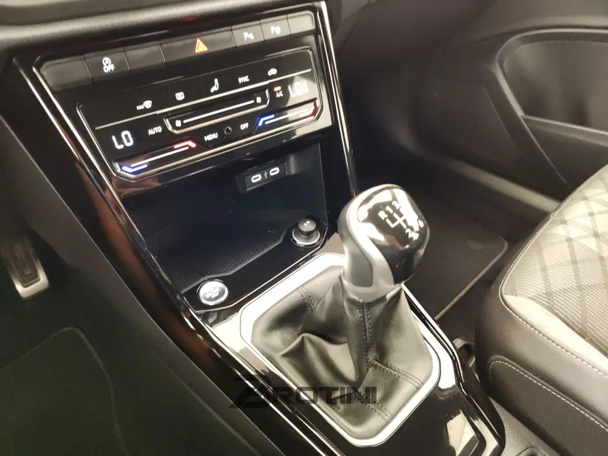Volkswagen T-Roc usata a Massa-Carrara (12)