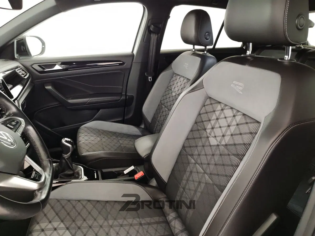 Volkswagen T-Roc usata a Massa-Carrara (9)