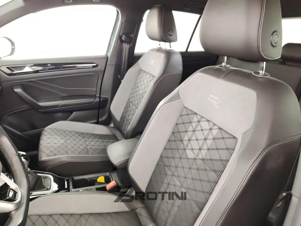 Volkswagen T-Roc usata a Massa-Carrara (9)