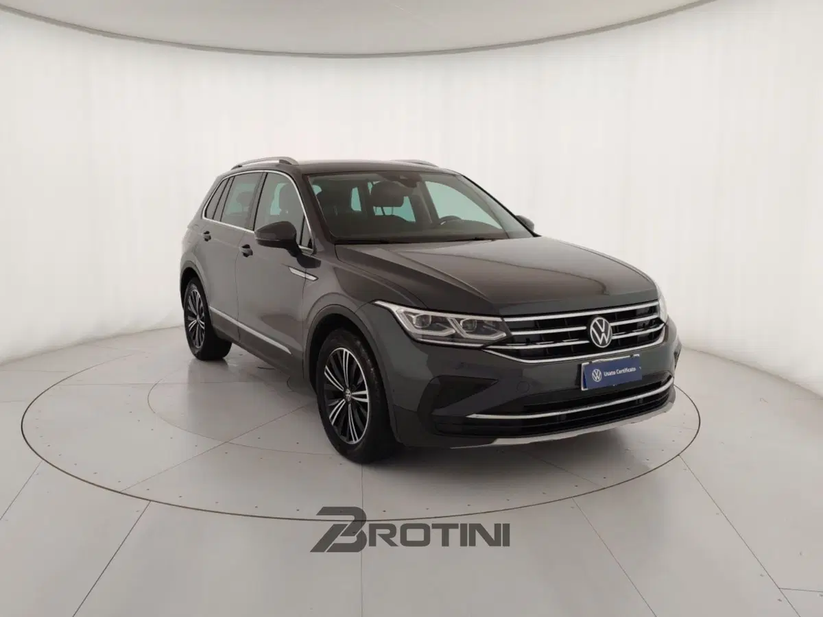 Volkswagen Tiguan usata a Massa-Carrara (4)
