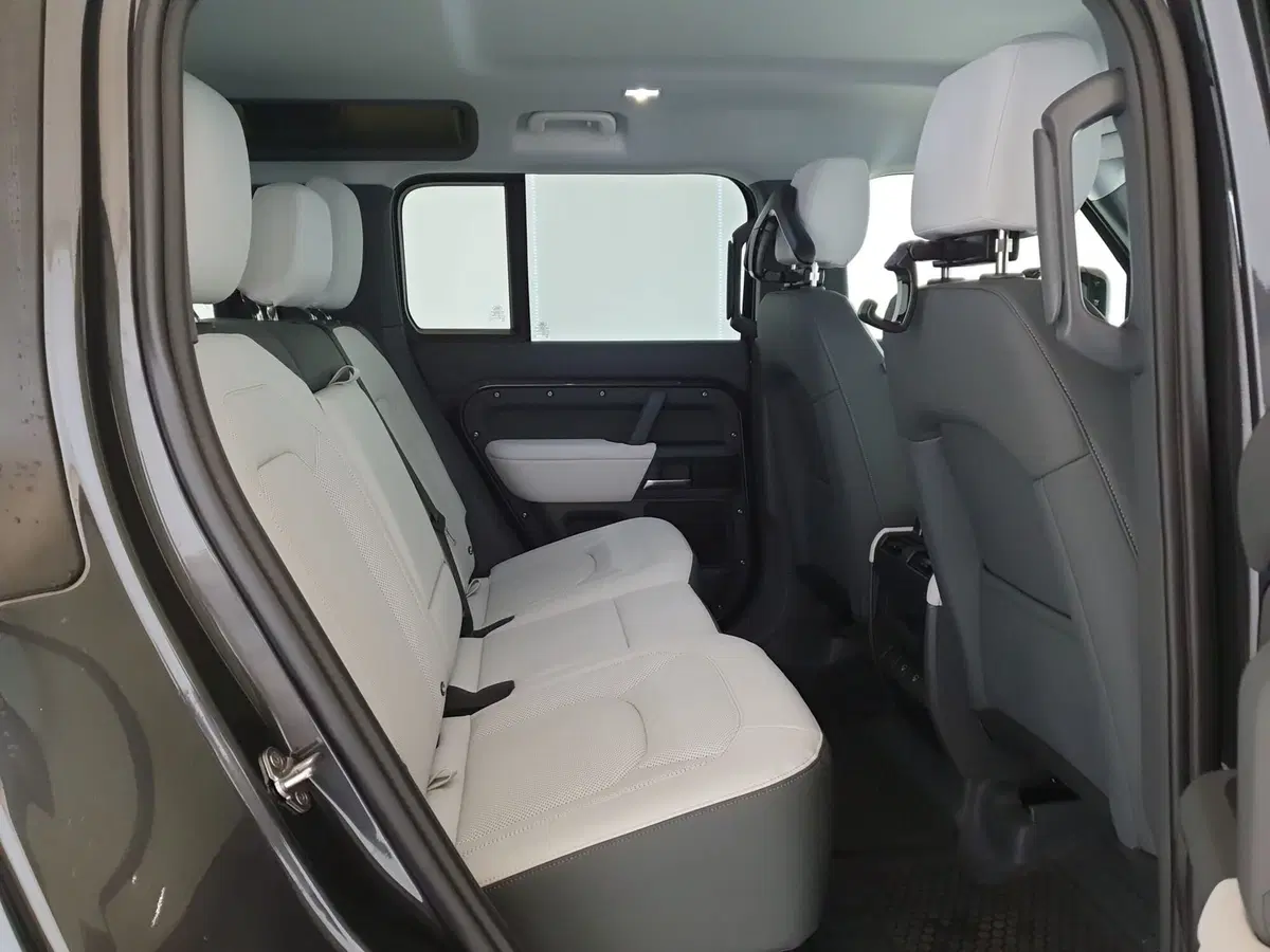 Land Rover Defender usata a Monza e Brianza (5)